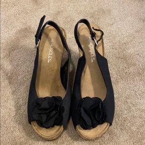 Aerosols Black wedge sandals